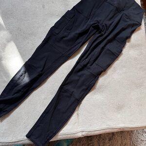 Alo XL Cargo yoga pants with cargo pockets